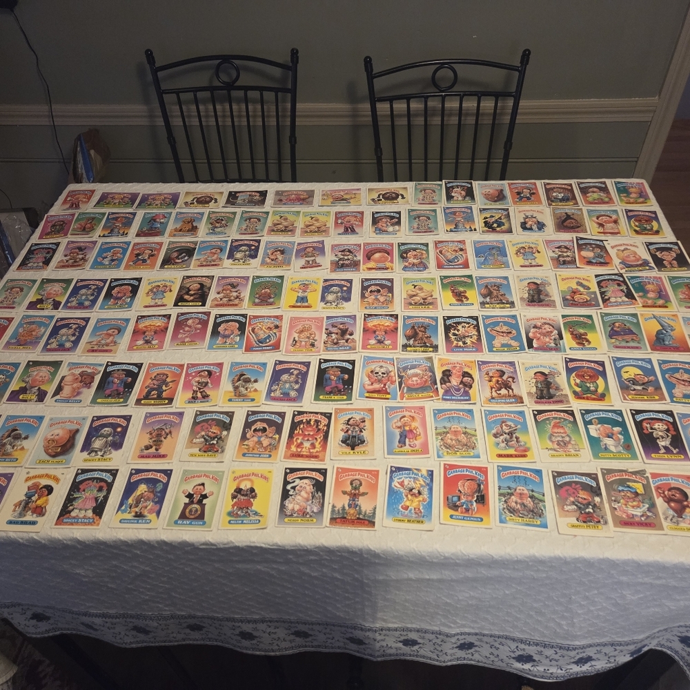 145 Vintage Trading Card Collection. Includes Several Rare Cards